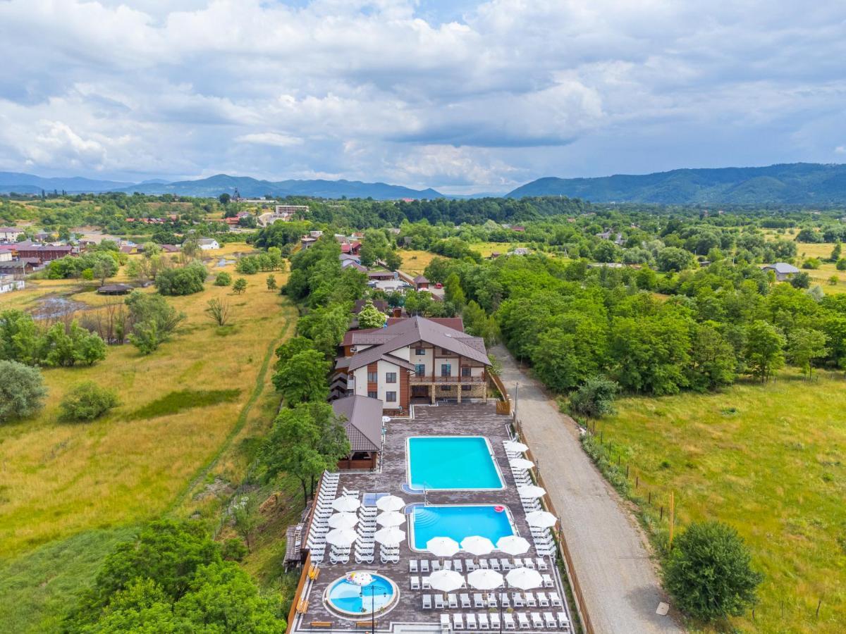 Sofion Hotel&Resort Solotvyno Extérieur photo